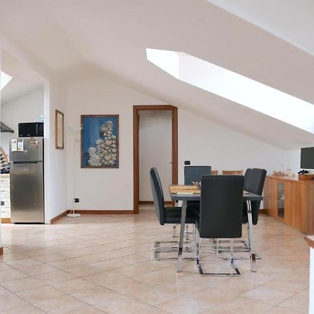 Apartamento Attico In Corsico Exterior foto