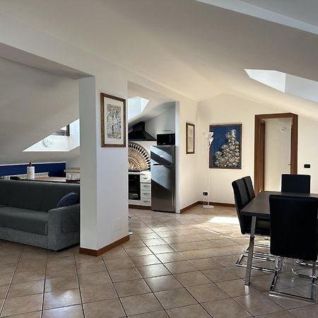 Apartamento Attico In Corsico Exterior foto
